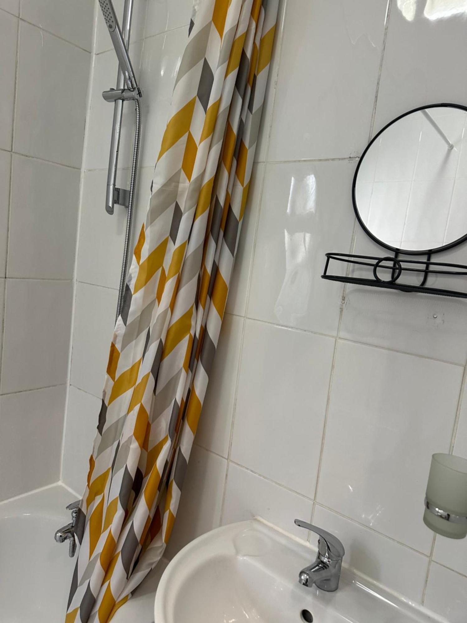 Amazing Ground Floor One Bedroom Apartment Forest Road London Bagian luar foto